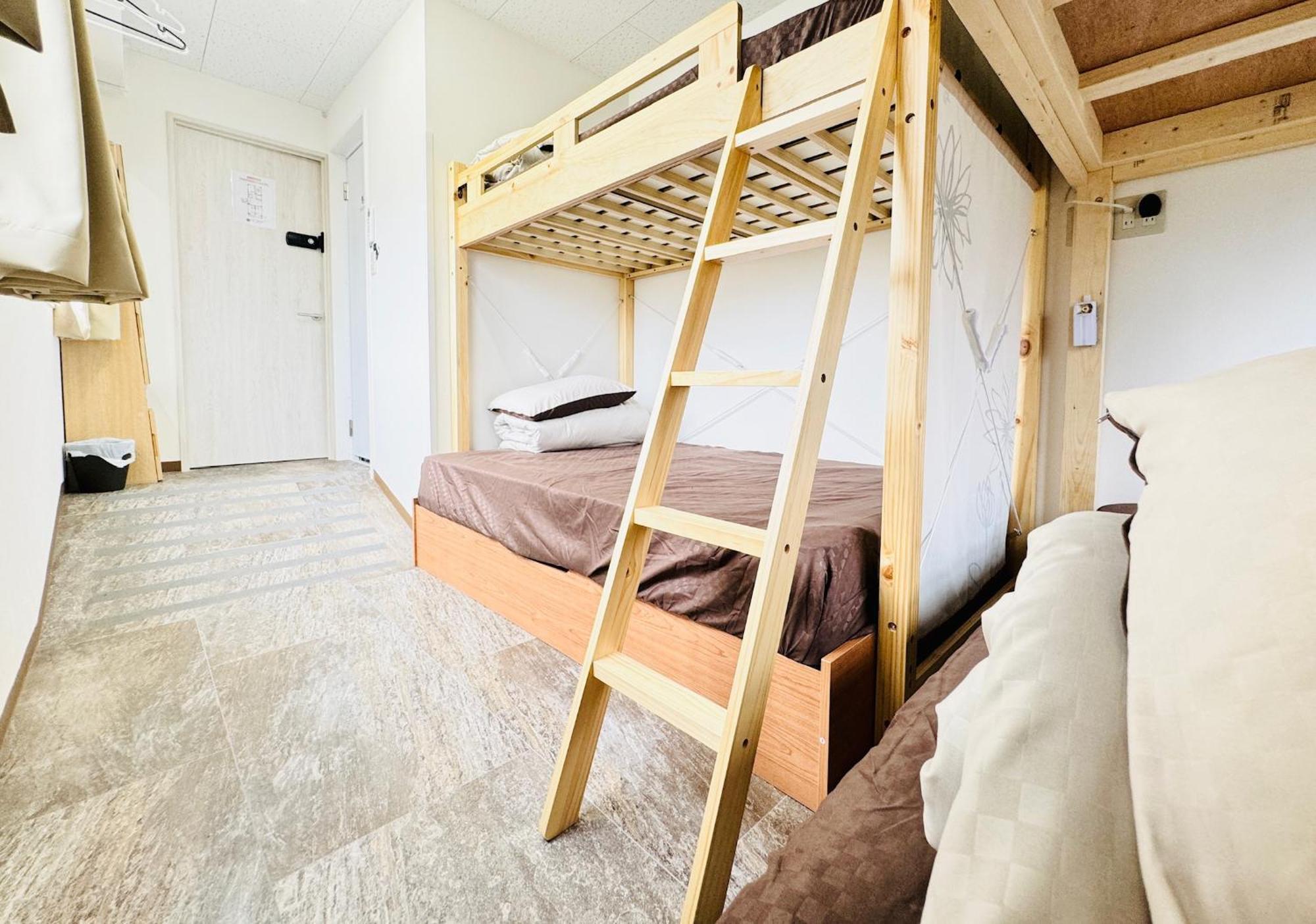 Guest House B'S Fiveⅱ 大阪 外观 照片